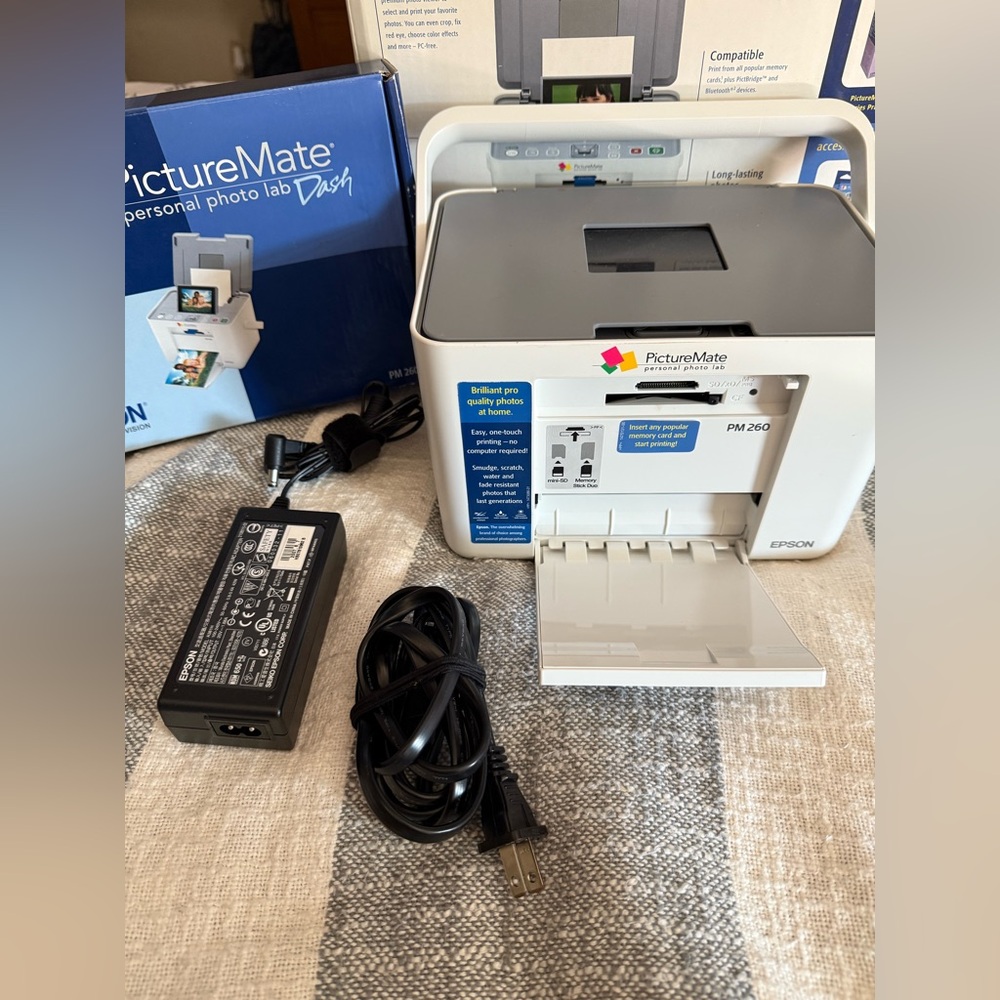 Epson Picturemate Dash Compact Photo Printer PM 260
Still have Box Discontinued